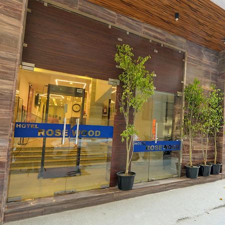 ניו דלהי Rosewood Suites A Family Hotel Near Delhi Airport מראה חיצוני תמונה