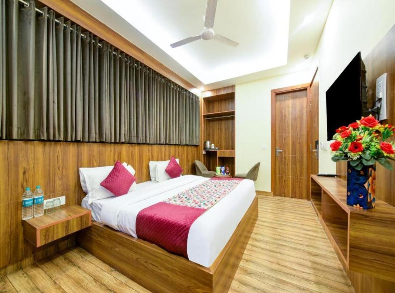 ניו דלהי Rosewood Suites A Family Hotel Near Delhi Airport מראה חיצוני תמונה
